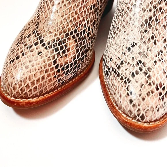 Gianni Bini Light Tan Snakeskin Ankle Booties Womens 8 Low Heel Boots - Picture 6 of 14